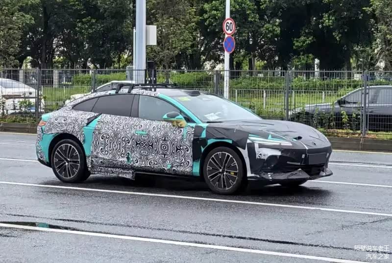 920km续航890kW狂暴动力!腾势Z9S颜值性能双封神,轿跑新标杆