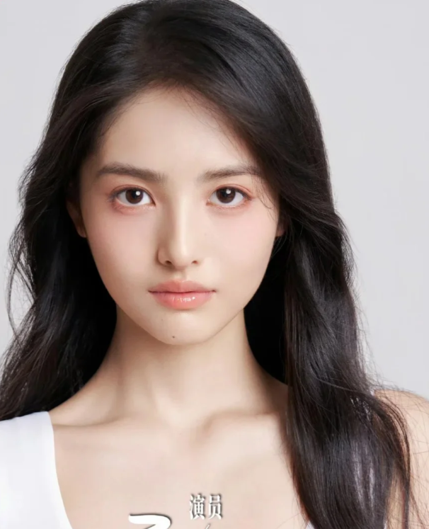 19岁中戏新生接棒《功夫女足2》女主:星爷藏了3年的女孩,凭什么?