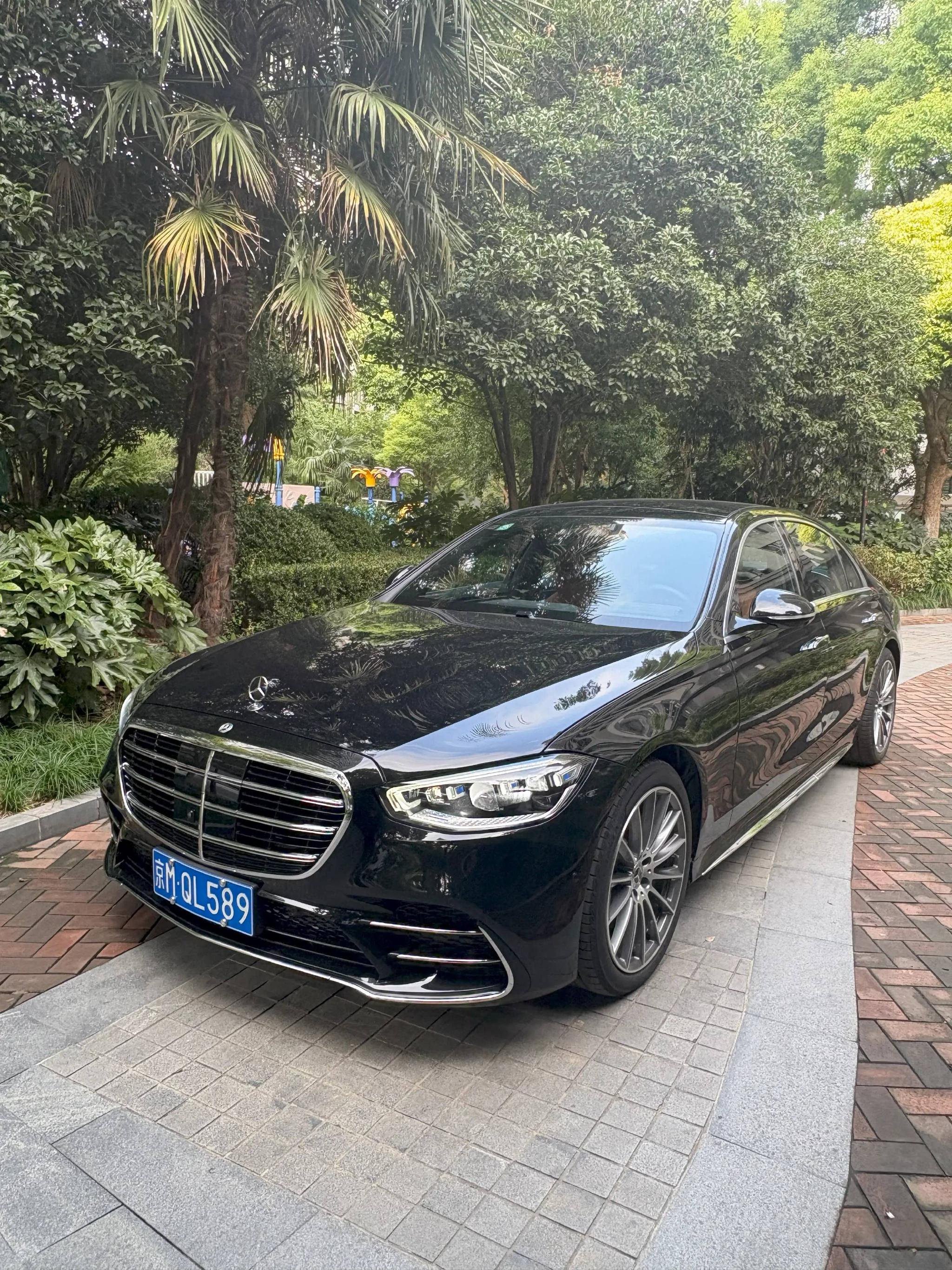 【试驾】手握百万预算绕不开的选择,2025年款梅赛德斯-奔驰S级