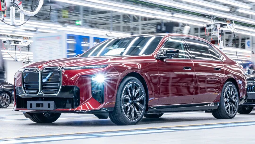 新BMW 7系“正式量产”下线：3个月后将在国内上市不用等到明年！