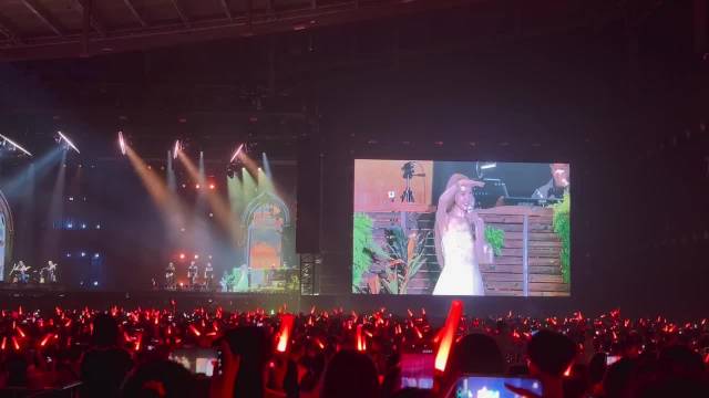 范玮琪阚清子合唱一个像夏天一个像秋天，范玮琪长沙演唱会