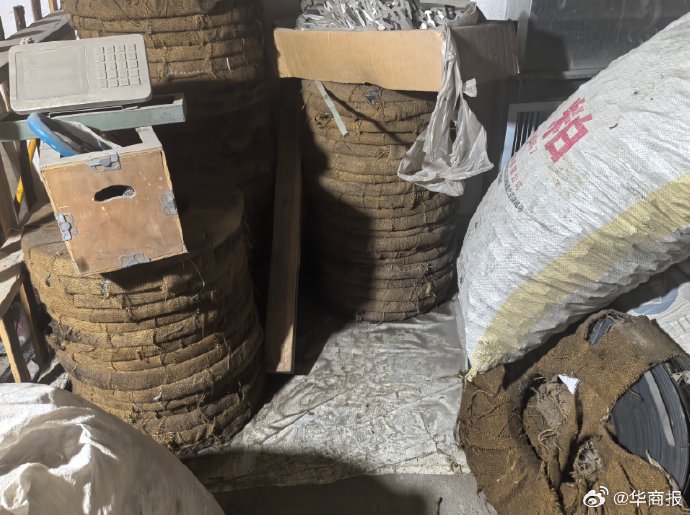 商场被泼粪事件中,商户如何申请赔偿? 商场被泼粪事件中,商户如何申请赔偿?