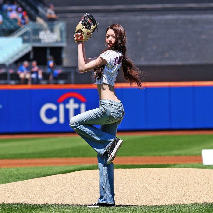 aespa vs 张元英?MLB开球热度对比揭秘 aespa vs 张元英?MLB开球热度对比揭秘