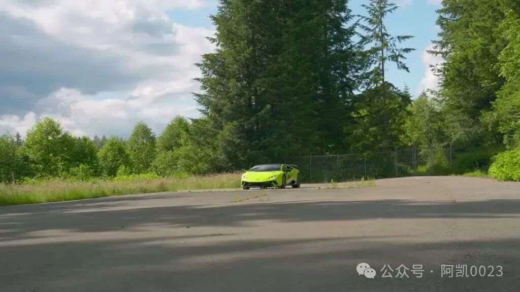 快@你兄弟别只会点赞：这台亮绿色兰博基尼Huracán Performante，真不是给普通人冲动消费的