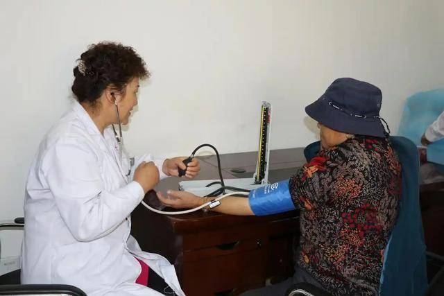 上海交大解剖586名脑梗死者,惊讶发现:患脑梗的人,有5大共性 上海交大解剖586名脑梗死者,惊讶发现:患脑梗的人,有5大共性