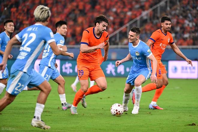 以下克上，2-1，中超第12掀翻中超第6，山东泰山2连败