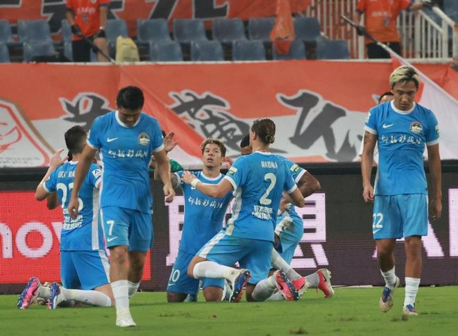 一场1-2，爆出大冷门，韩鹏又搞砸了：4轮中超输掉3场
