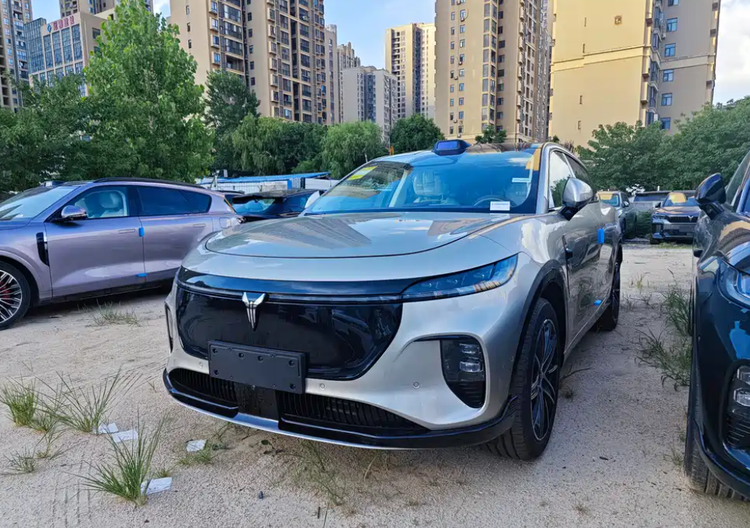 新款岚图知音:华为智驾+鸿蒙座舱,20万级轿跑 SUV 要掀翻格局?