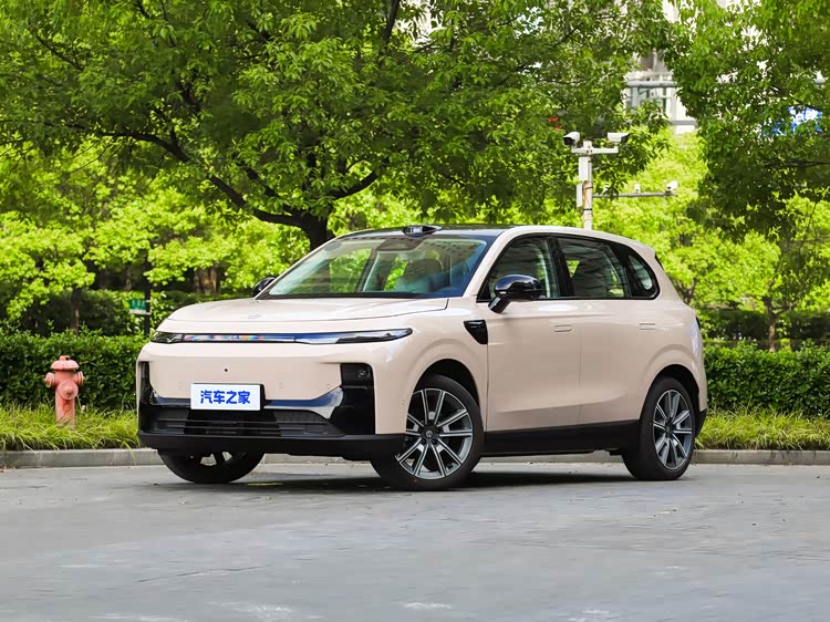 2026款零跑B10静态实拍 800V、8295P芯片都安排 这次值不值得等?