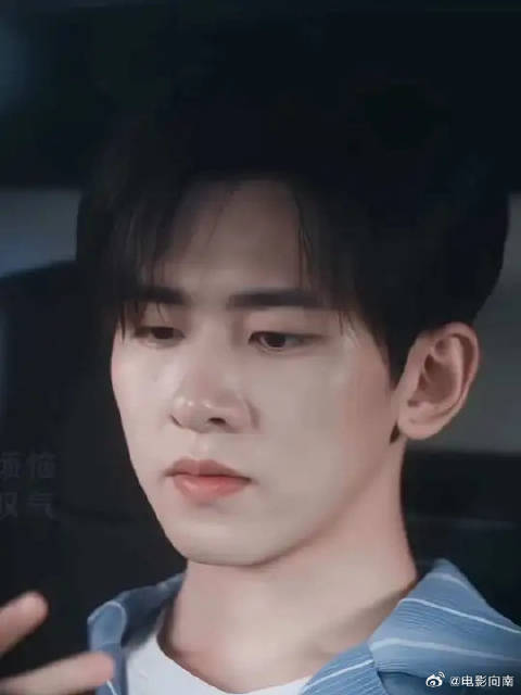 孟睿航的爱都是默默付出的