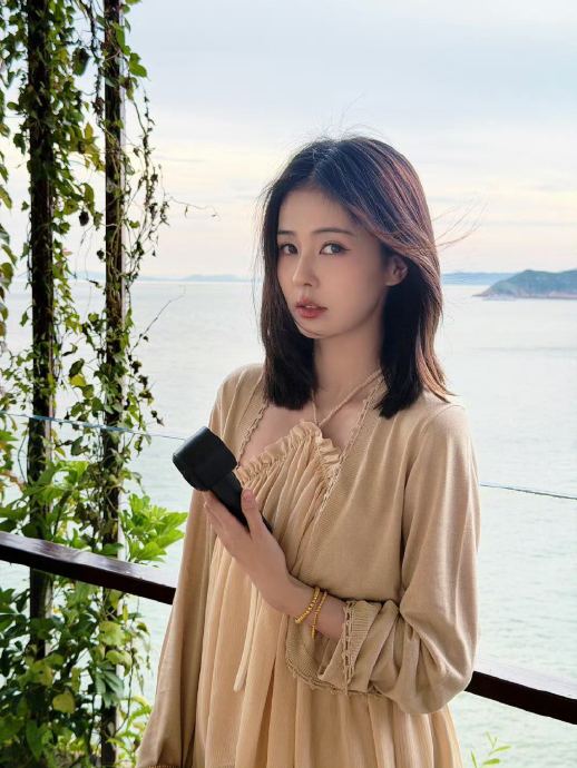 白鹿短发造型争议后，剧组第二天是否已做出调整？