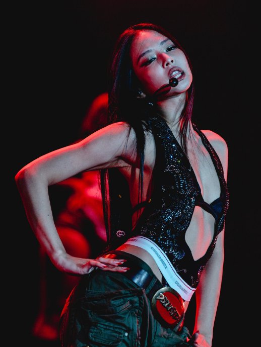 粉丝对Jennie未命名的神秘新曲有哪些猜测？