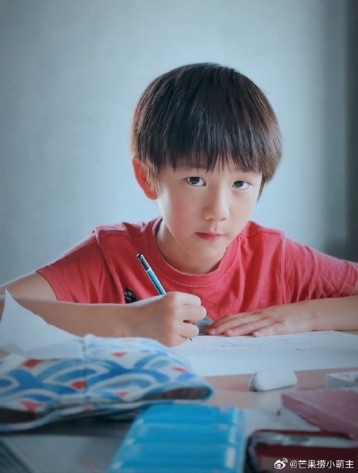 黄磊夫妇为何选择现在公开小儿子正脸？