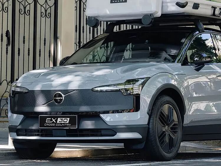 豪华纯电小型SUV 新款EX30正式上市