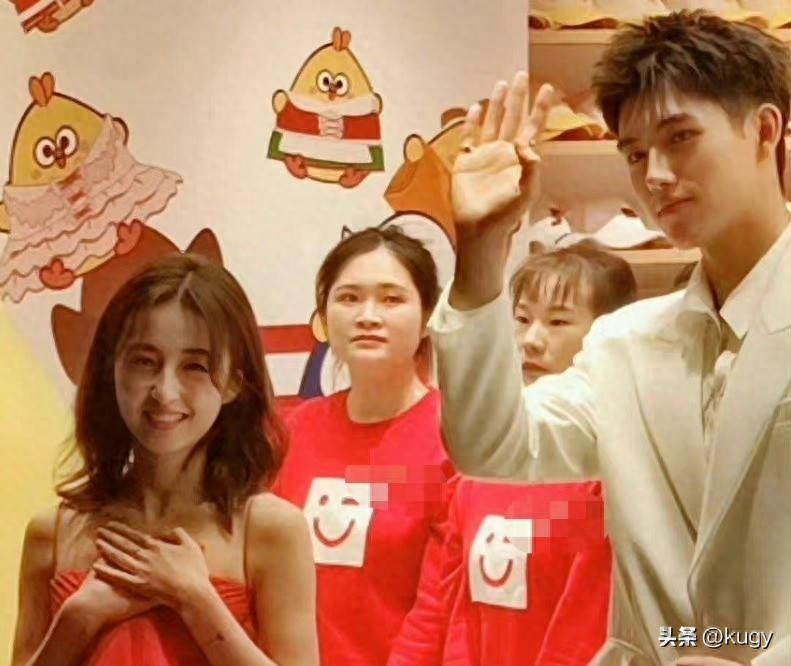 张子枫陈飞宇同框引热议,青年演员的璀璨之路