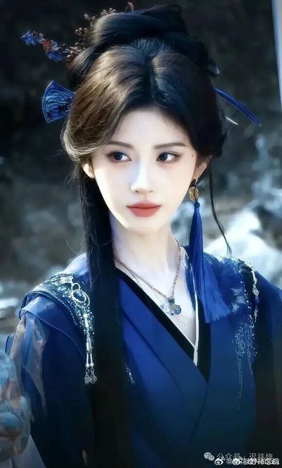 鞠婧祎的“双面美学”：左手战锤右手权谋，从阿黛到露芜衣的极致蜕变