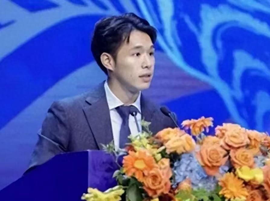 宏远早报！小陈总主导大交易，550万签下王少杰？传奇谈杜锋下课