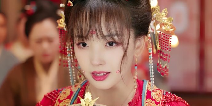 王冰冰在《灼灼不倾城》里是如何一人分饰两角的？