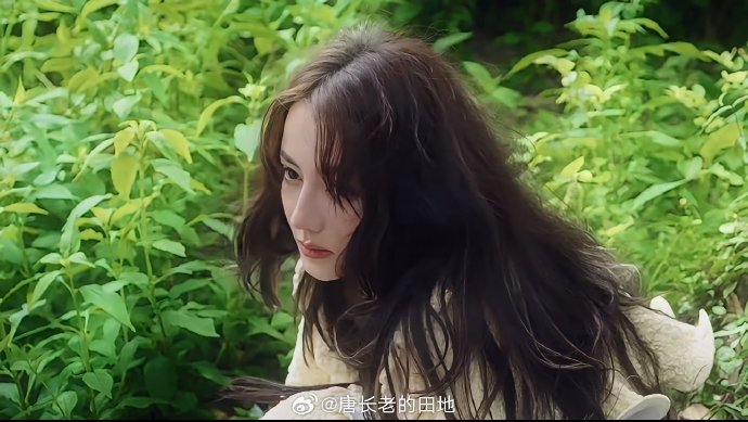 迪丽热巴此前是否发布过VOGUE预热短片？