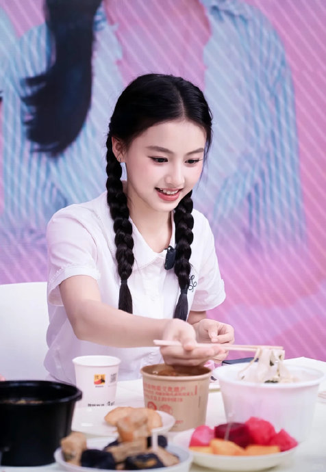 陈钰琪（赵钰琪）的素颜走红视频是在哪里拍摄的？