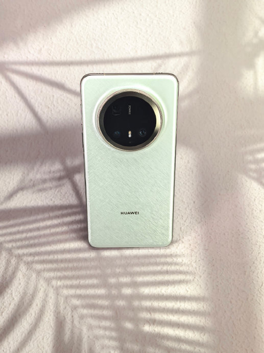 华为Mate70 Pro裸机使用真的不怕划痕吗 华为Mate70 Pro裸机使用真的不怕划痕吗