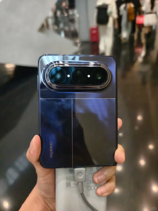 折叠手机和直板手机哪种更符合极简主义？