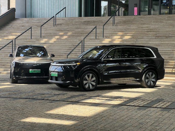 40万以上高端车型中，路虎揽胜对比理想L9有何优劣？