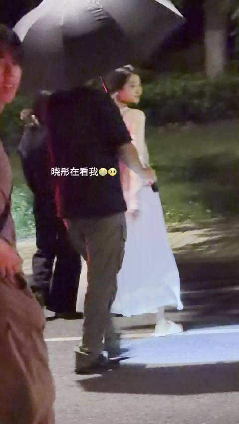 拍戏辛苦啦 晓彤要好好休息哦