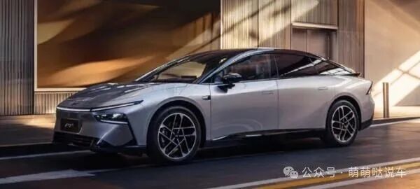 小鹏P7+上市一周年交付近8.8万台 何小鹏发文表示感谢