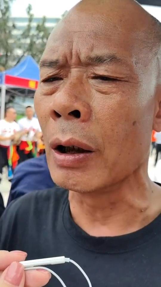 从通宵排队回归平淡，“莫氏鸡煲”风光不再？老板莫叔：流量够了，再也不想大火