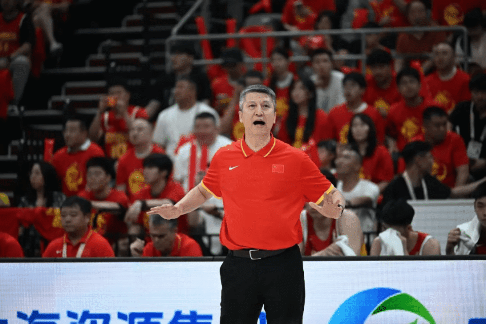 中国男篮VS乌拉圭，热身赛时间公布，胡明轩能否顶替高诗岩作用