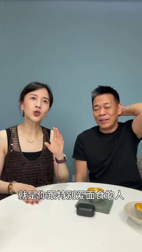 孙浩调侃papi称跟一个上海女人讲面