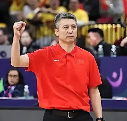 郭士强再被质疑！高诗岩因伤出国，胡明轩火线补后场，任人唯亲？