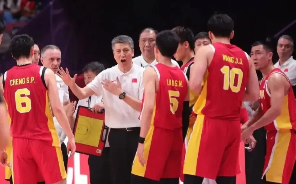 中国男篮官宣三场热身赛，北京男篮三外援基本确定，易建联入股广东男篮