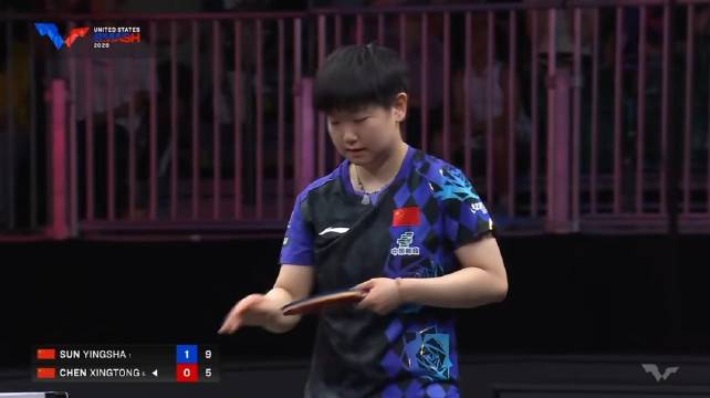 孙颖莎翻挑底线造成对手失位，衔接镭射正手