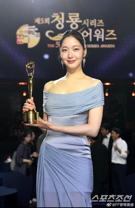 青龙奖大赏和视后影后有何区别? 青龙奖大赏和视后影后有何区别?