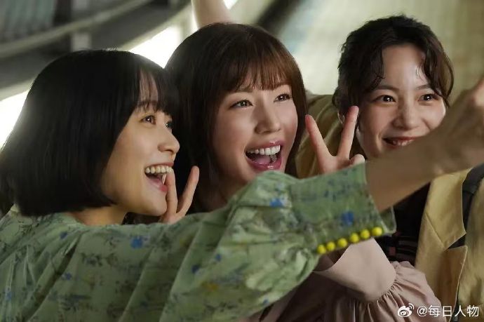 上海炒股富婆姐弟恋：中女三宝真能重启人生？