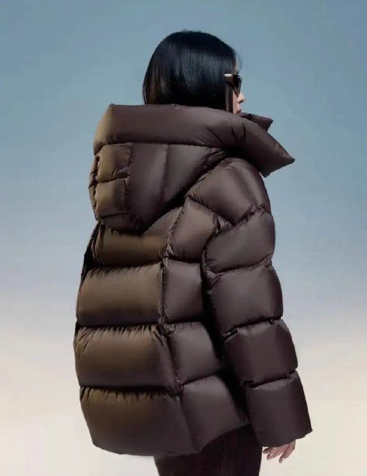 Moncler Genius系列的羽绒服在清洗和保养方面有哪些需要注意的地方? Moncler Genius系列的羽绒服在清洗和保养方面有哪些需要注意的地方?