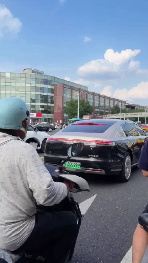 看看尊界S800的实力，这个车牌号怎么样？