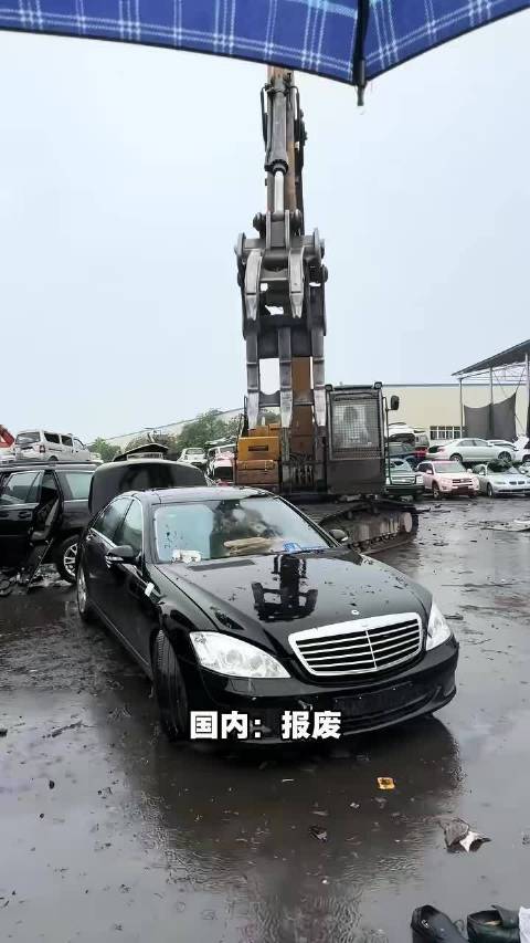国内：报废 孟加拉：99新 孟加拉 公交车 万万没想到