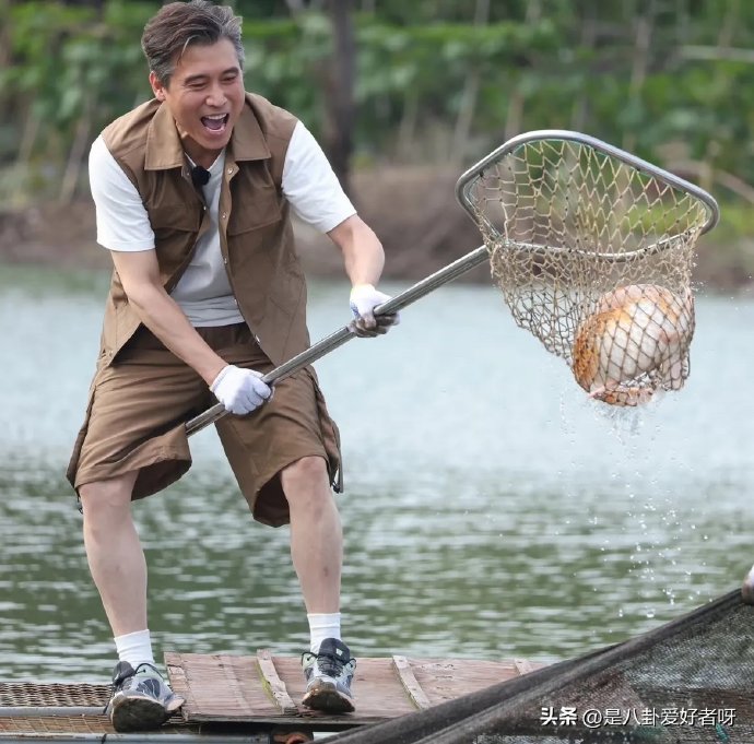 李乃文在综艺里跳舞为何会像被夺舍? 李乃文在综艺里跳舞为何会像被夺舍?