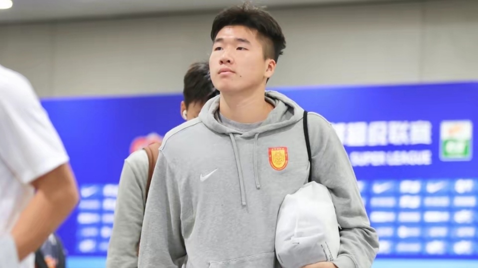 1000万！上海海港斥巨资买断18岁中卫?山东泰山青训出品，在重庆踢主力
