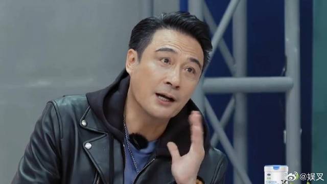 宁静好心提醒出戏 谁料王锵不服气，吴镇宇一句话令他哑口无言！