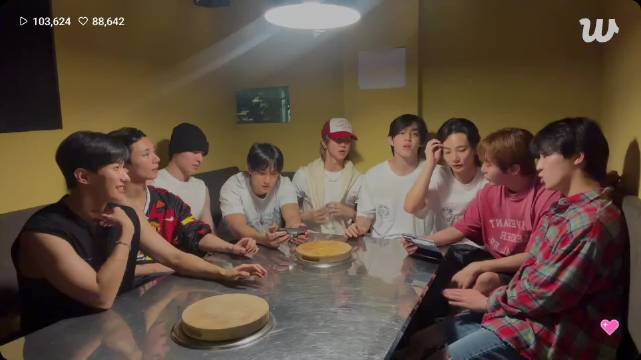 珉奎提议看电影，SEVENTEEN成员今日聚会观看蜘蛛侠