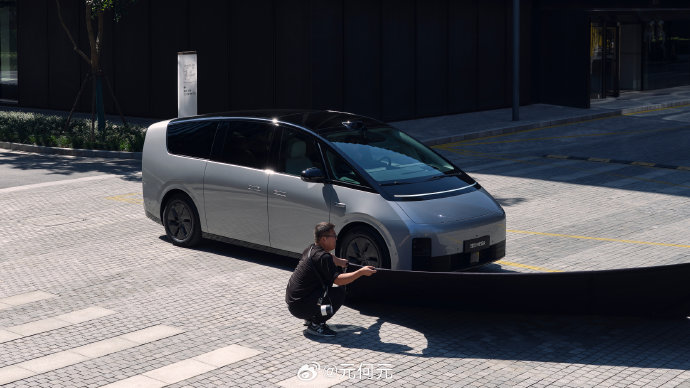2026年买MPV，传祺M8和理想MEGA怎么选？