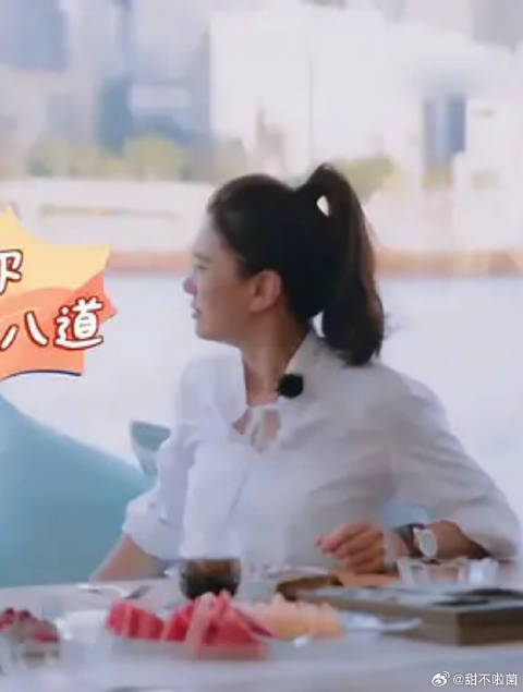 张智霖说错话，袁咏仪下意识举动，暴露家庭地位丨我家小两口