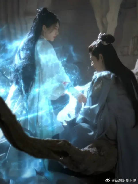 超虐名场面来袭，纯爱战神应声倒地