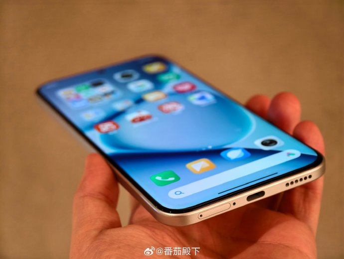 微曲屏手机的价格大概是多少? 微曲屏手机的价格大概是多少?