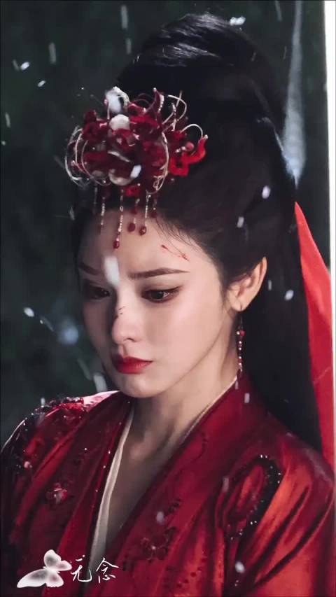 彭小苒《朝无念》杀青，古装造型惊艳释出