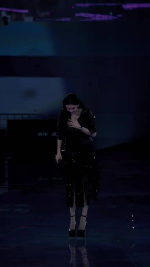 张柏芝李昊演唱会登台献唱，老本行惊艳全场